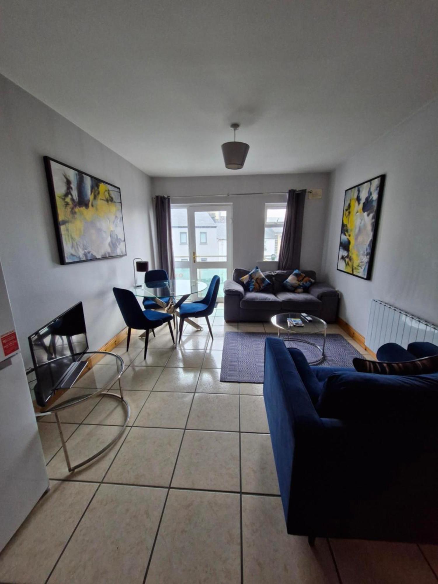 Cosy Beachfront Apartment In Salthill Galway City Exterior foto